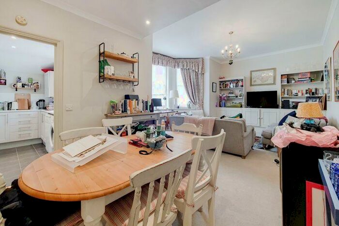 1 Bedroom Flat To Rent In Redcliffe Square, Chelsea, SW10