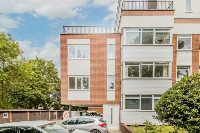 2 Bedroom Maisonette To Rent In Crouch End Hill, London, N8