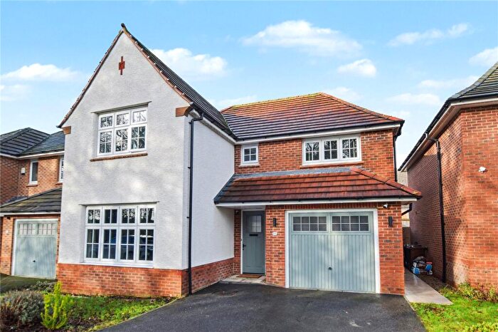 4 Bedroom Detached House For Sale In Woodland Chase, Leeds, West Yorkshire, LS14