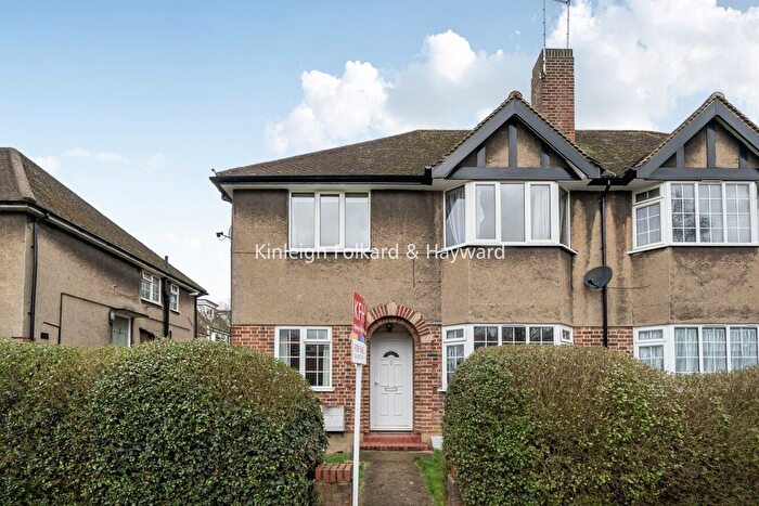 2 Bedroom Property For Sale In Glenhurst Road, Finchley, London, N12