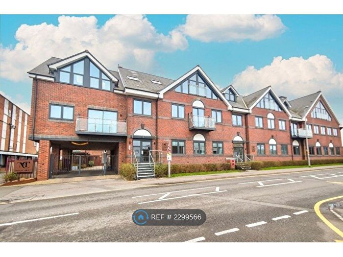 2 Bedroom Flat To Rent In Woodside Road, Amersham, HP6