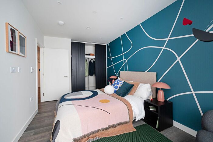 2 Bedroom Flat To Rent In Cherry Park Lane, Stratford, London, E20