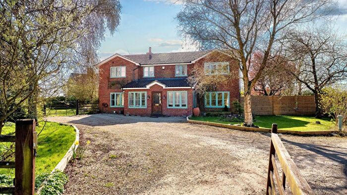 4 Bedroom Detached House For Sale In Shenley Road, Whaddon, MK17