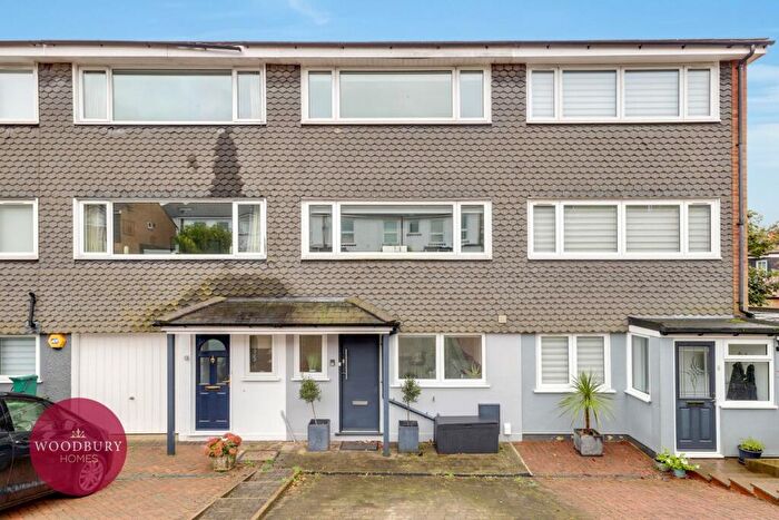 4 Bedroom Terraced House To Rent In The Seymours, Loughton, IG10