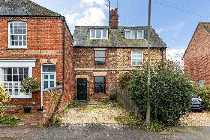 3 Bedroom Terraced House For Sale In Winterborne Road, Abingdon, OX14