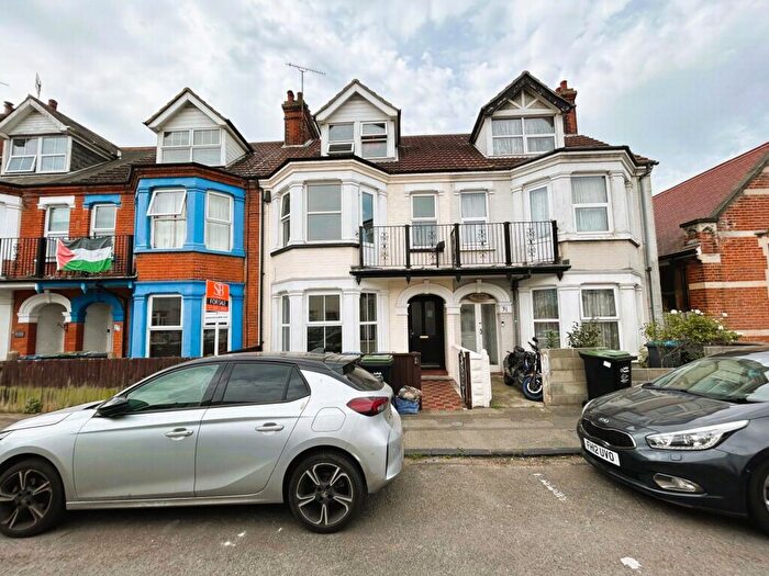 1 Bedroom Flat To Rent In Cavendish Road, Felixstowe, IP11