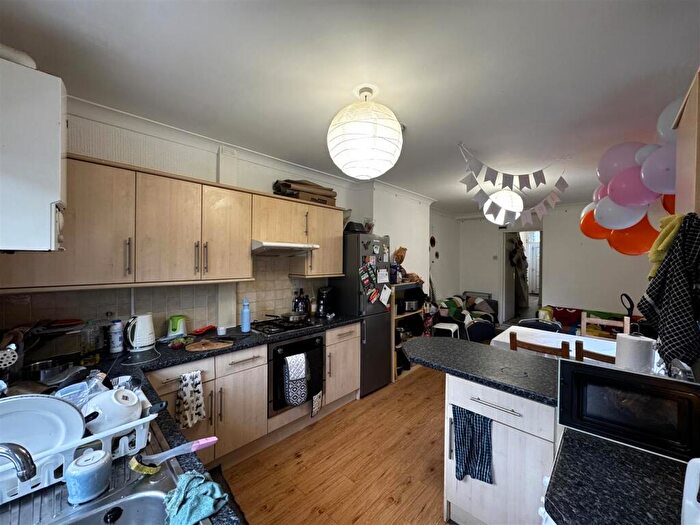 5 Bedroom House To Rent In Keppoch Street, Roath, CF24