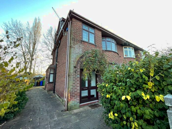 4 Bedroom Semi-Detached House To Rent In Brooklawn Drive, Manchester, M20