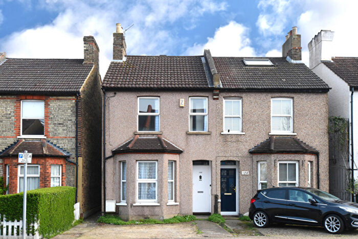 3 Bedroom Semi Detached House For Sale In Southlands Road, Bromley, BR2