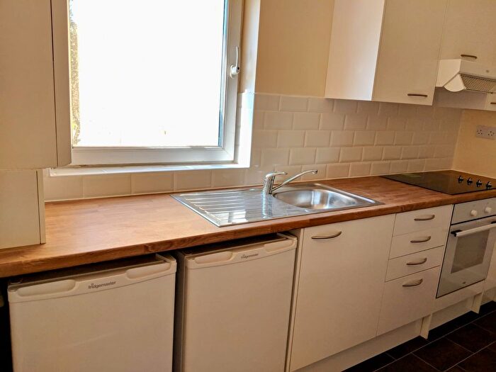 1 Bedroom Studio To Rent In Princes Road, Buckhurst Hill, IG9