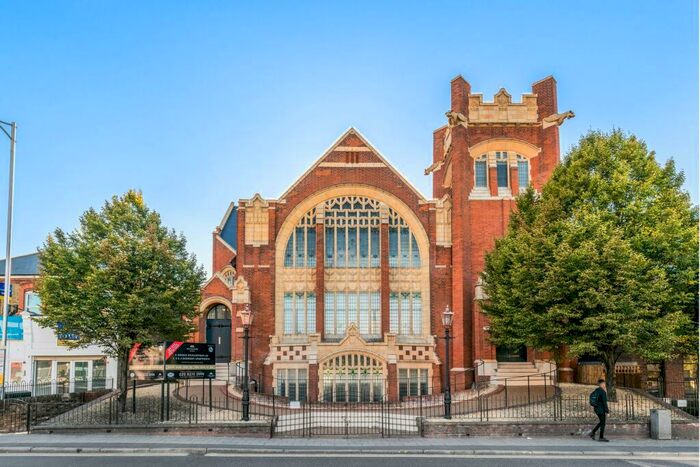 3 Bedroom Flat To Rent In Wycliffe House, IG1