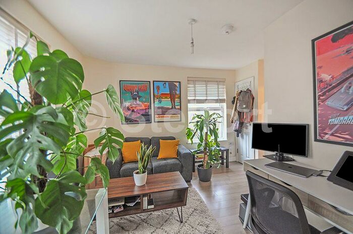 1 Bedroom Flat To Rent In Holloway Road, London, N19