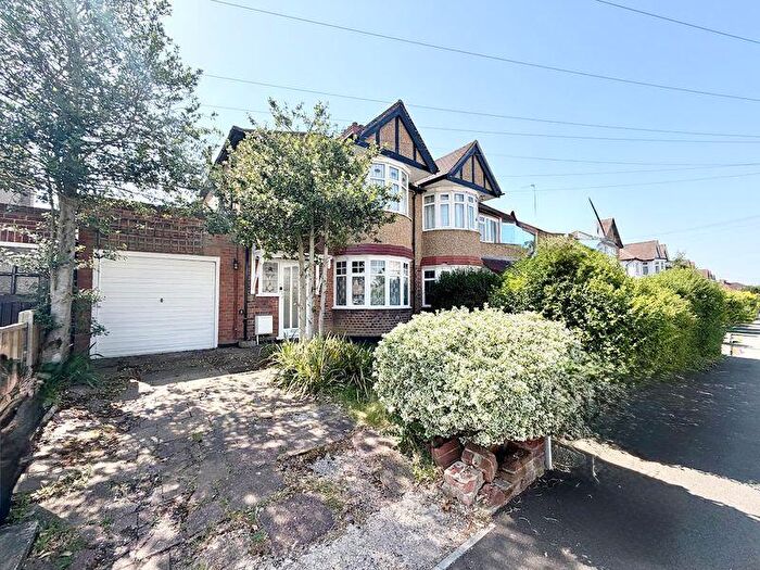1 Bedroom Flat To Rent In Woodberry Avenue, Harrow, HA2