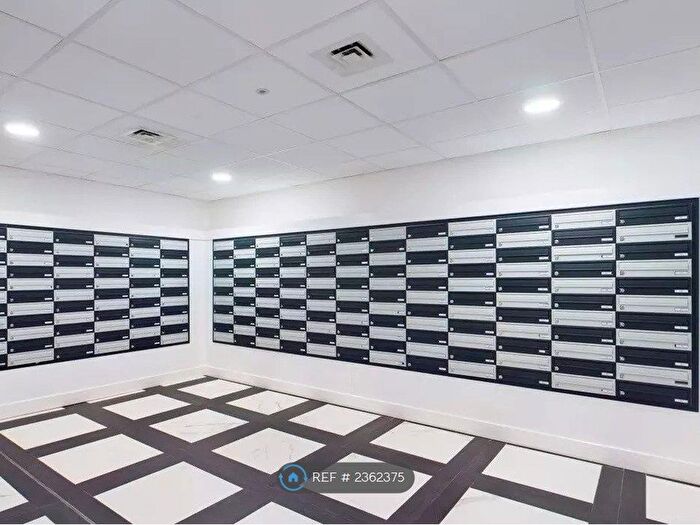 1 Bedroom Flat To Rent In Churchill Place, Basingstoke, RG21