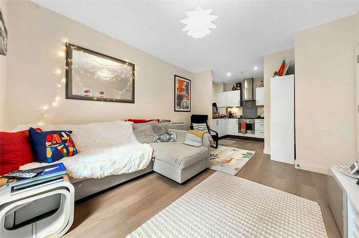 1 Bedroom Flat To Rent In B Bollo Lane, Chiswick, W4