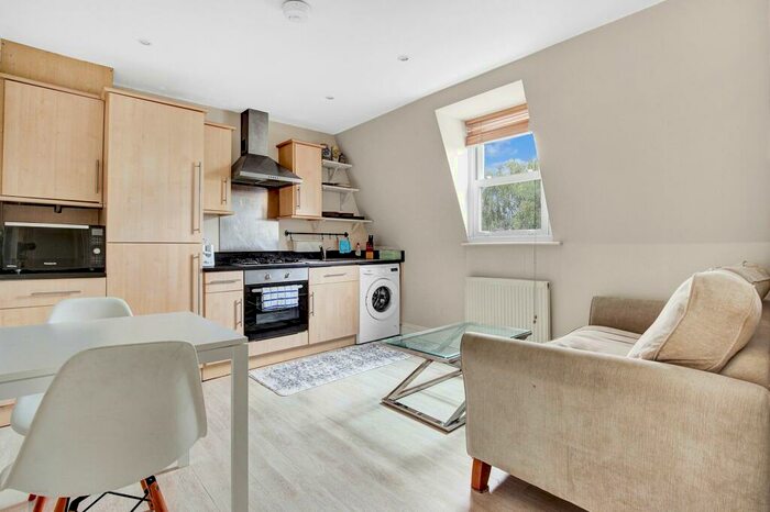 1 Bedroom Flat To Rent In Queens Crescent, - Queens Crescent, NW5