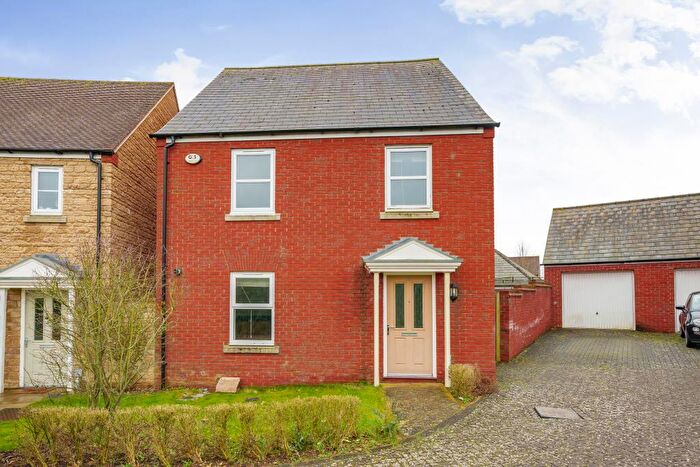 4 Bedroom Detached House To Rent In Ascot Way, Bicester, OX26