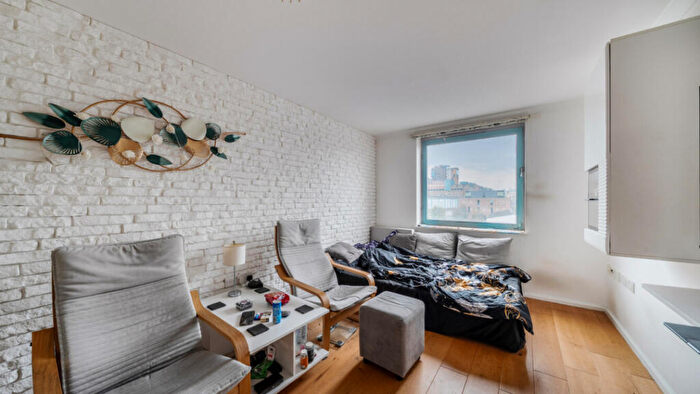 1 Bedroom Flat For Sale In Kennard St, Silvertown, E16