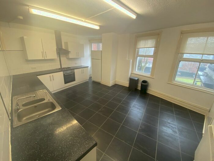 3 Bedroom Flat To Rent In Market Place, Wigan WN1