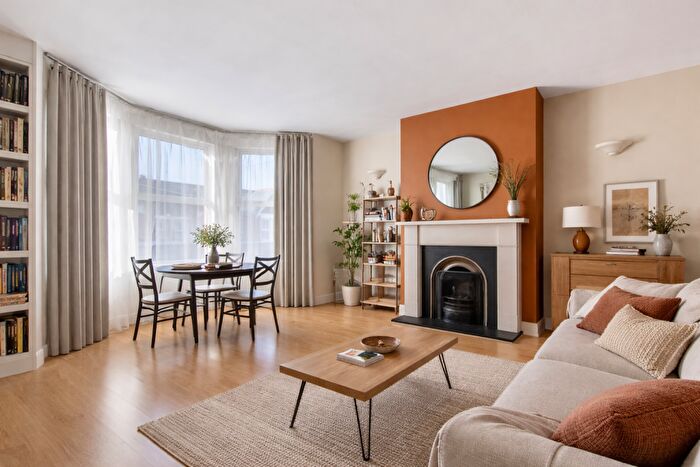 2 Bedroom Maisonette For Sale In Larch Road, London, NW2