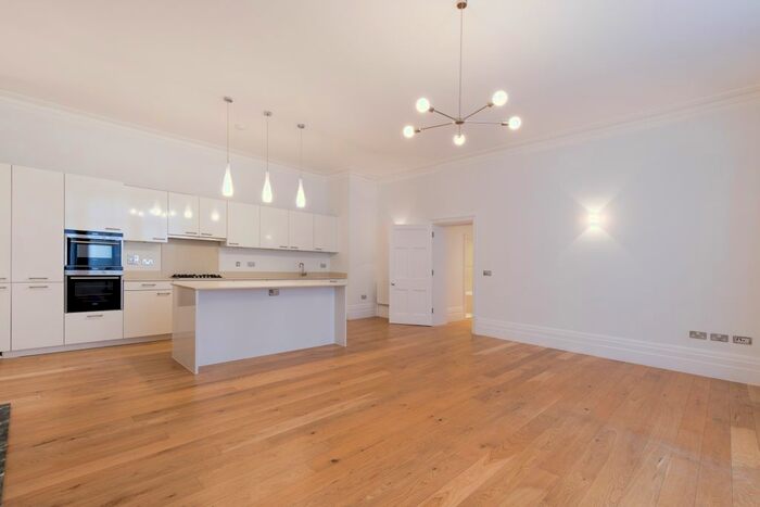 2 Bedroom Flat To Rent In Montagu Square, London, W1H