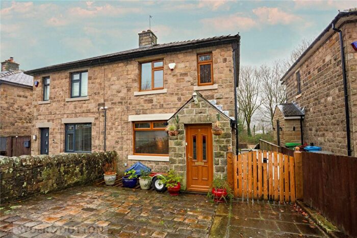 4 Bedroom Semi-Detached House For Sale In Brook Avenue, Uppermill, Saddleworth, OL3