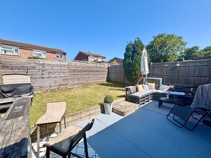 4 Bedroom Semi-Detached House For Sale In Abbey Close, Peacehaven, BN10