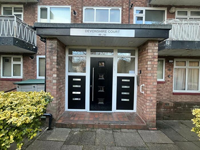 3 Bedroom Apartment To Rent In Devonshire Court, Salford, M7