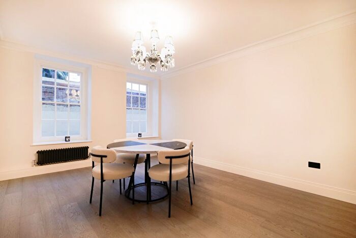 4 Bedroom Flat To Rent In St. Mary Abbots Court, Warwick Gardens, London, W14