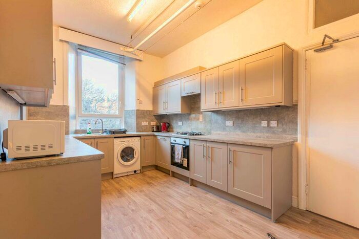 3 Bedroom Flat To Rent In L &# Spottiswoode Street, Edinburgh, EH9