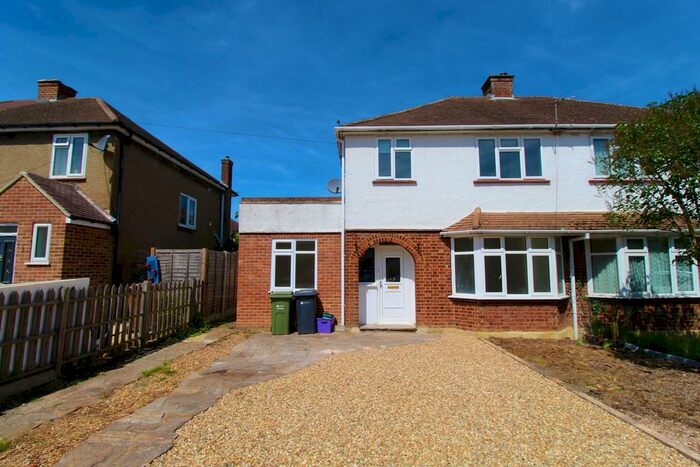 4 Bedroom Semi-Detached House To Rent In Saffron Platt, Guildford, GU2