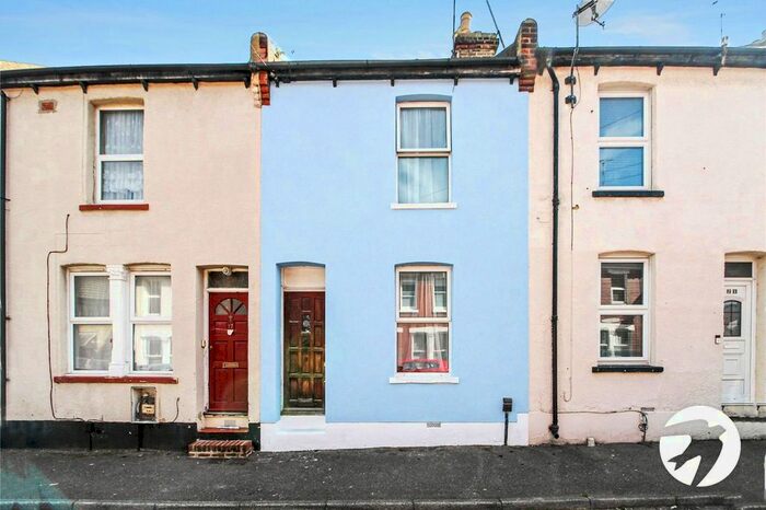 3 Bedroom Terraced House To Rent In Church Street, Rochester, Kent, ME1
