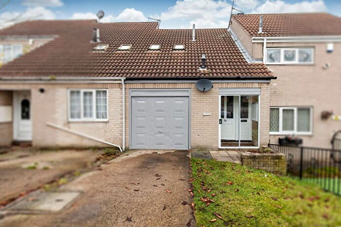 1 Bedroom Town House For Sale In Woodcross, Morley, LS27