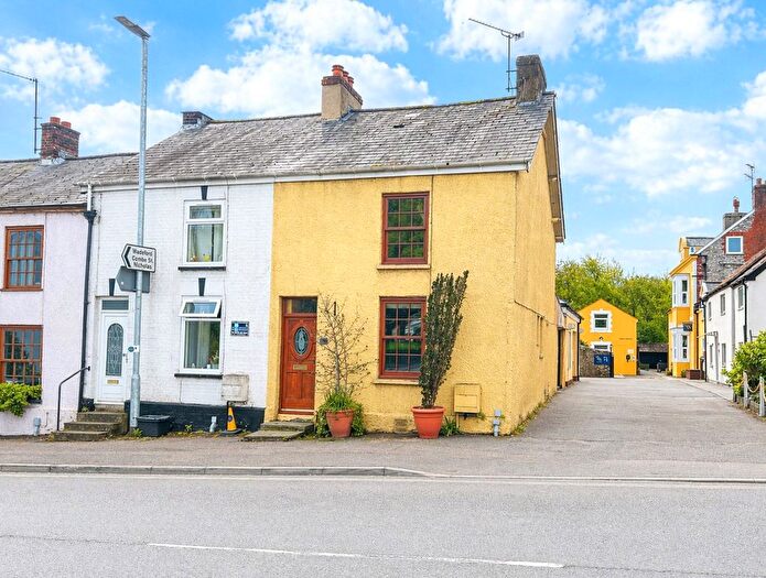 2 Bedroom End Of Terrace House For Sale In High Street, Chard, Somerset, TA20