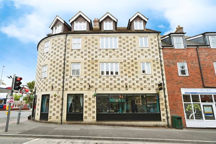 2 Bedroom Flat For Sale In Stonehenge Walk, Amesbury, Salisbury, SP4