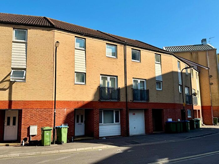 4 Bedroom Terraced House To Rent In White Star Place, Southampton, Hampshire, SO14