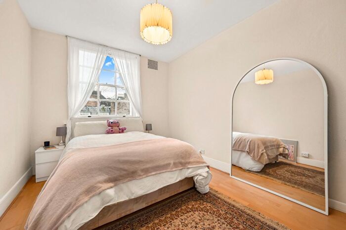 2 Bedroom Flat To Rent In Manchester Square, South Marylebone, W1U