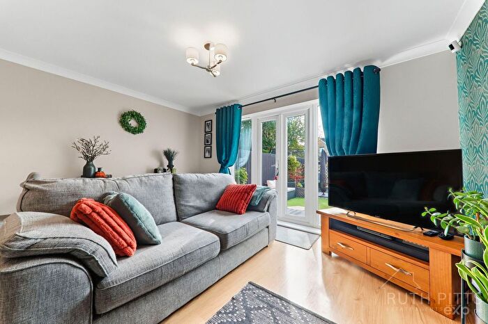 3 Bedroom End Of Terrace House For Sale In Northfield Grange, South Kirkby, WF9