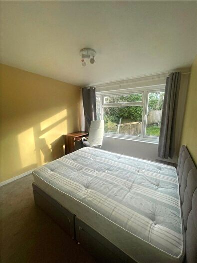 3 Bedroom Terraced House For Sale In Deepfield Way, Coulsdon, CR5