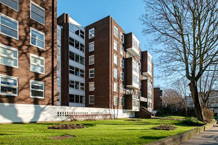 2 Bedroom Flat For Sale In Gloucester Avenue, London, NW1