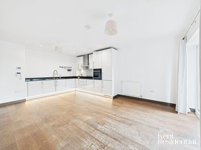 2 Bedroom Flat To Rent In Waterhouse Avenue, Guinevere Point Waterhouse Avenue, ME14