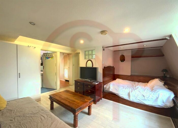 Studio To Rent In King Street, Hammersmith W6