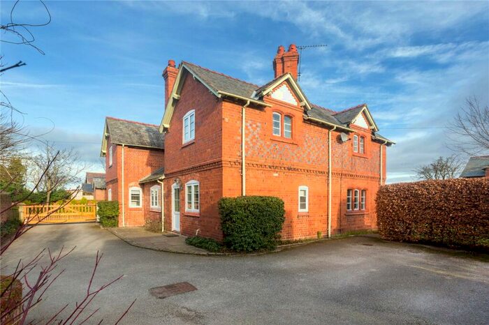 4 Bedroom Detached House For Sale In Kinnerton Road, Dodleston, Chester, Cheshire, CH4