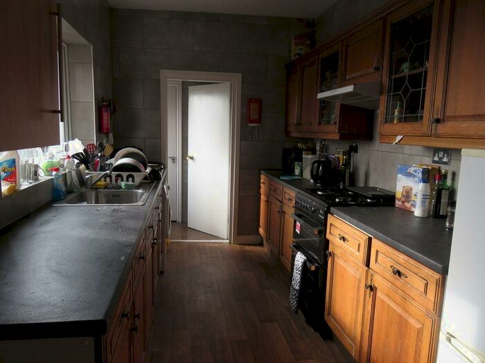 5 Bedroom Detached House To Rent In Harlaxton Drive, Nottingham, NG7