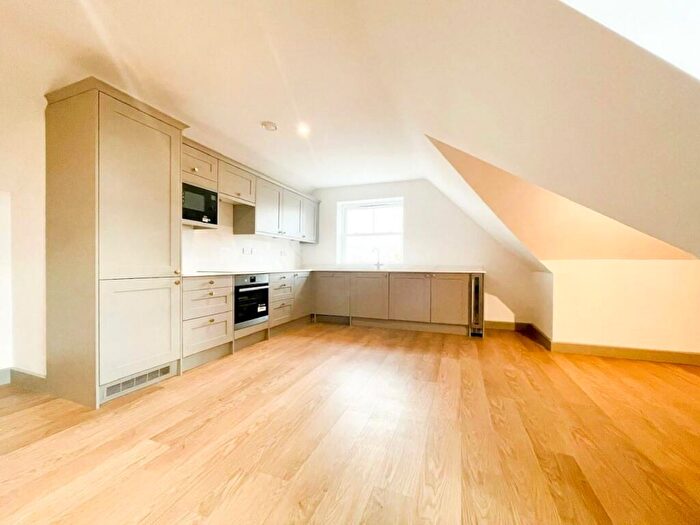 1 Bedroom Apartment For Sale In Malden Road, Cheam, SM3