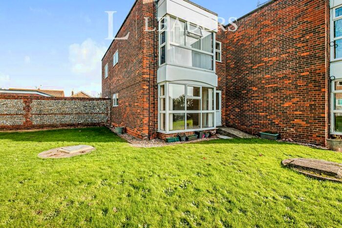 2 Bedroom Flat To Rent In Rowan House, BN12