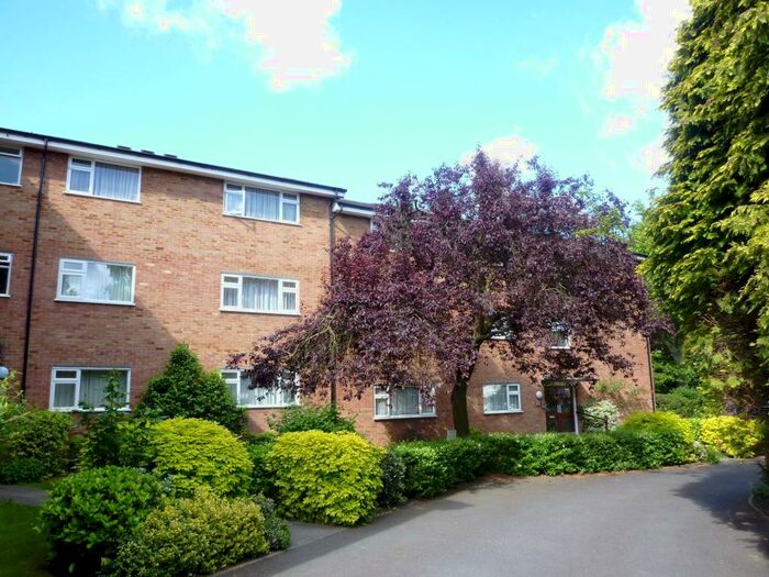 2 Bedroom Property To Rent In Palmerston Court, Lovelace Gardens, Surbiton, KT6