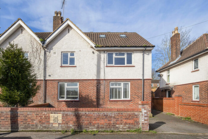 5 Bedroom Semi Detached House For Sale In Nightingale Place, Plumstead, London, SE18