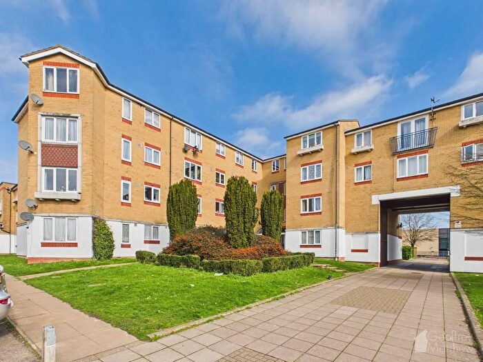 1 Bedroom Flat For Sale In Dadswood, Harlow, CM20