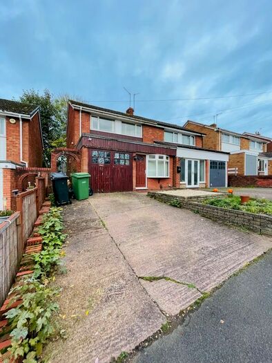 3 Bedroom Semi-Detached House To Rent In Rodway Close, Brierley Hill, DY5